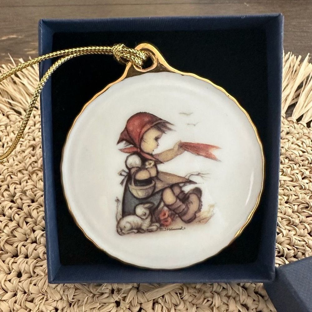 M.J HUMMEL Porcelain Hanging Round Ornament Girl “Farewell” NEW in Box‎